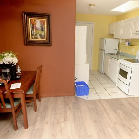 Casa Grande Inn Qualicum Beach Bagian luar foto