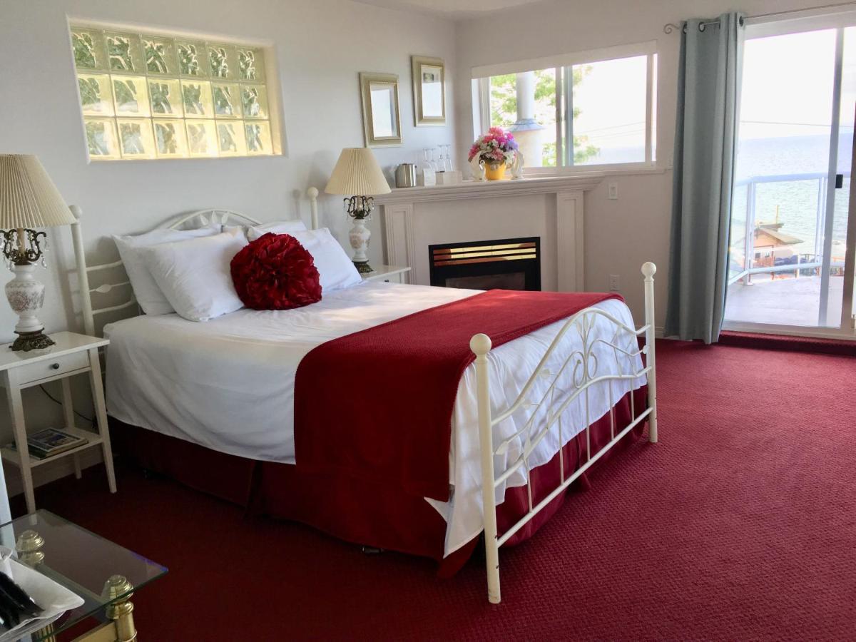 Casa Grande Inn Qualicum Beach Bagian luar foto