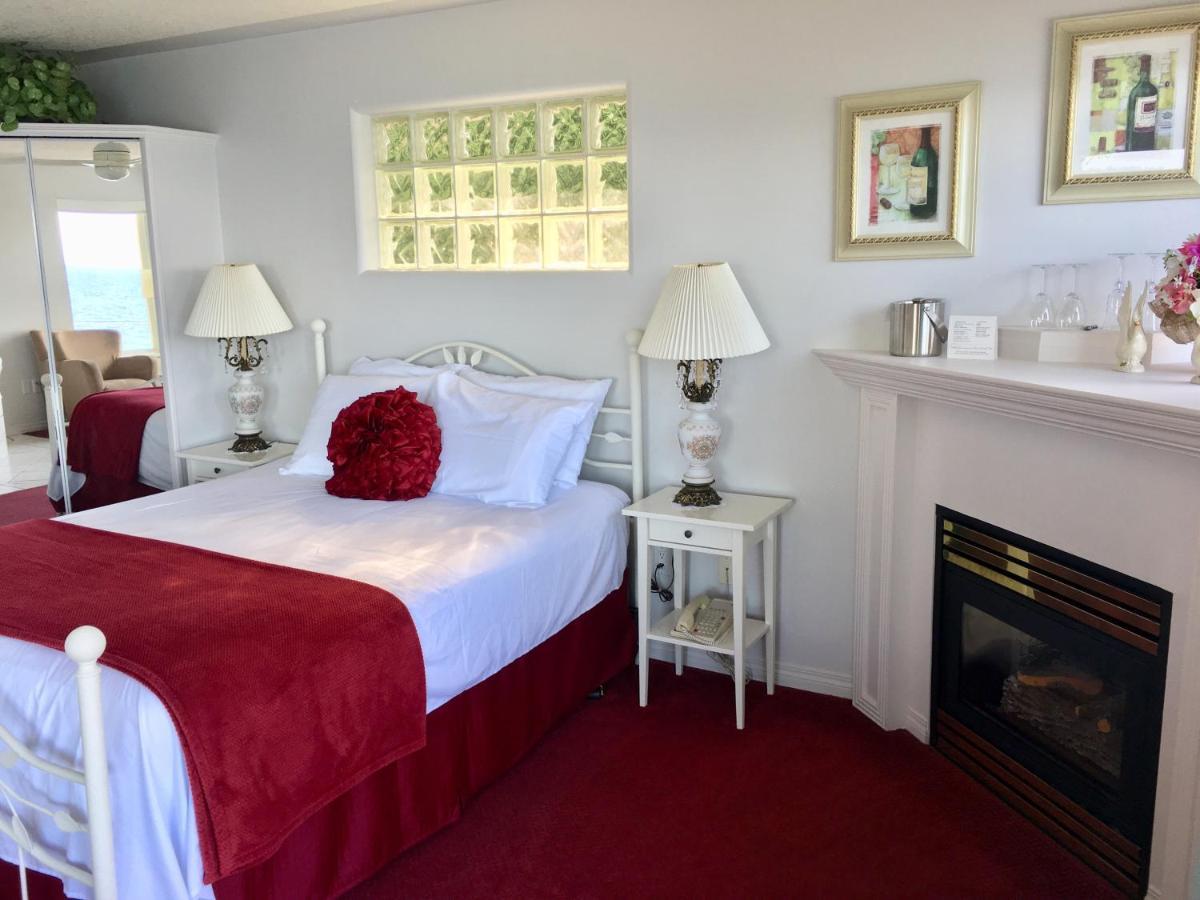 Casa Grande Inn Qualicum Beach Bagian luar foto