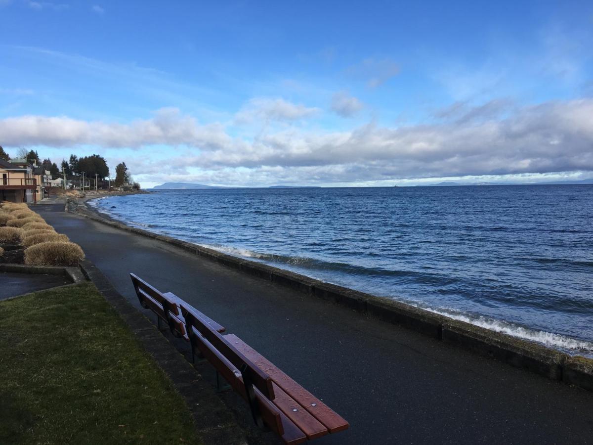 Casa Grande Inn Qualicum Beach Bagian luar foto