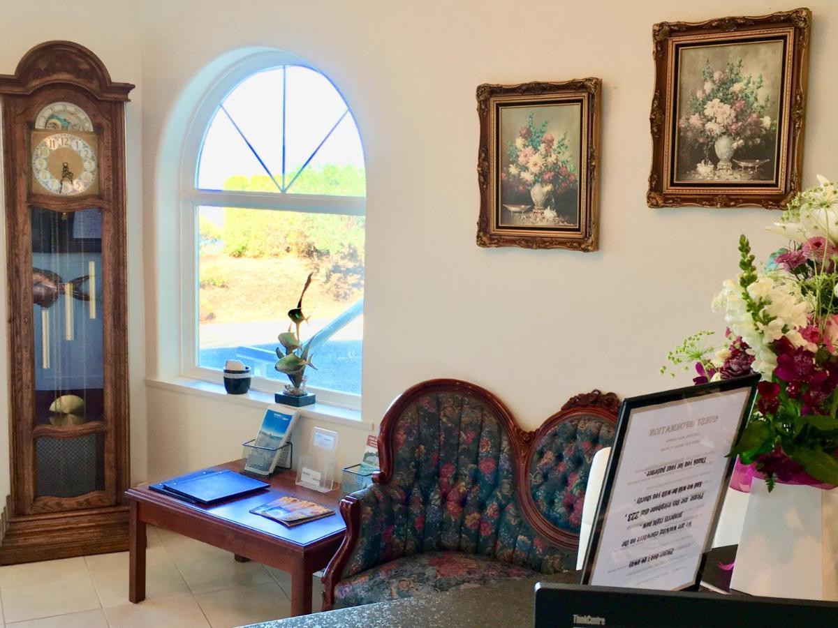 Casa Grande Inn Qualicum Beach Bagian luar foto