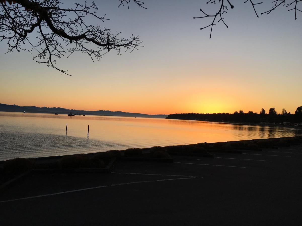 Casa Grande Inn Qualicum Beach Bagian luar foto