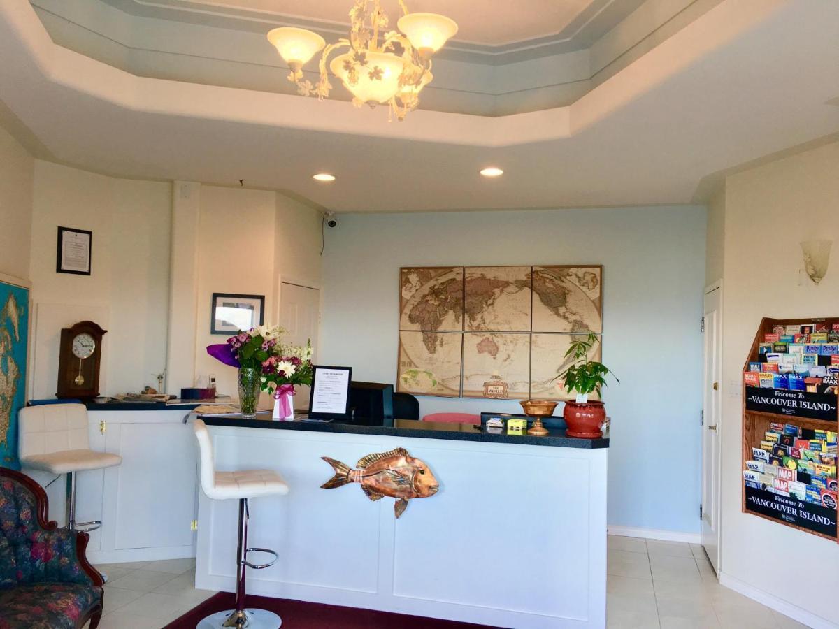 Casa Grande Inn Qualicum Beach Bagian luar foto