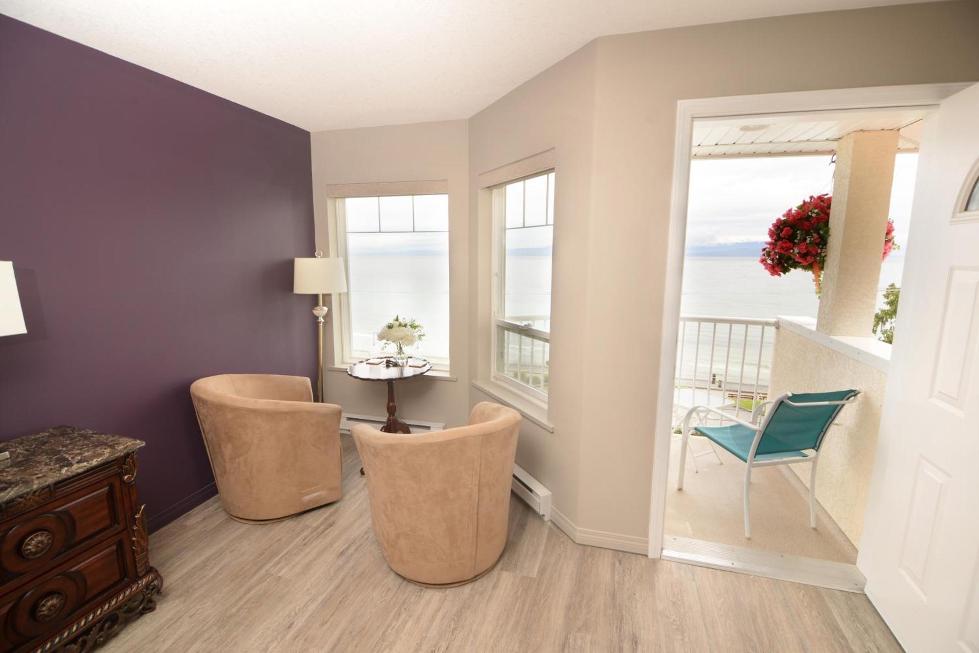 Casa Grande Inn Qualicum Beach Bagian luar foto