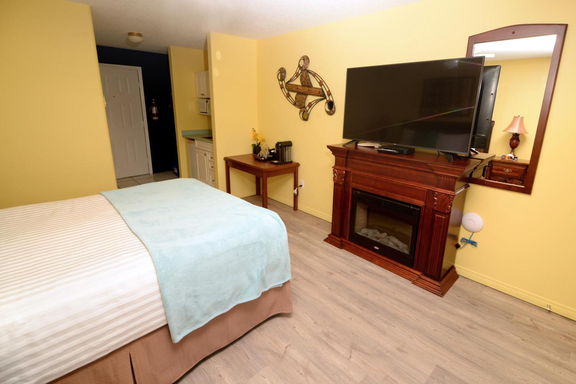 Casa Grande Inn Qualicum Beach Bagian luar foto