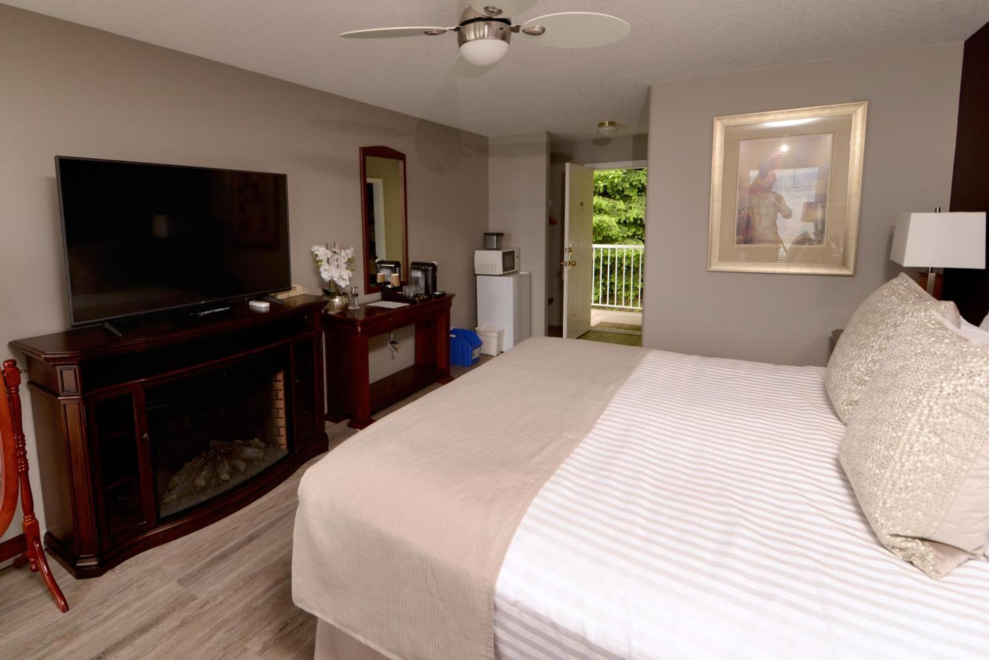 Casa Grande Inn Qualicum Beach Bagian luar foto