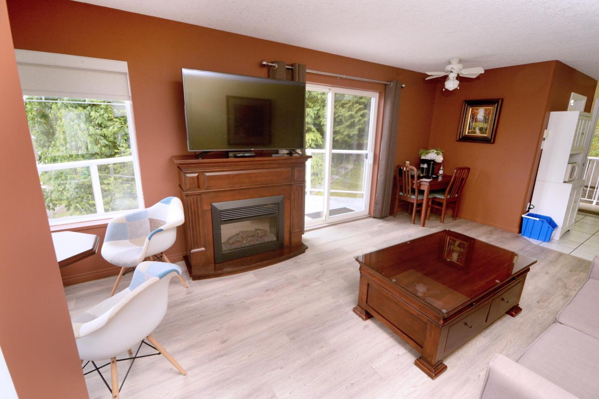 Casa Grande Inn Qualicum Beach Bagian luar foto