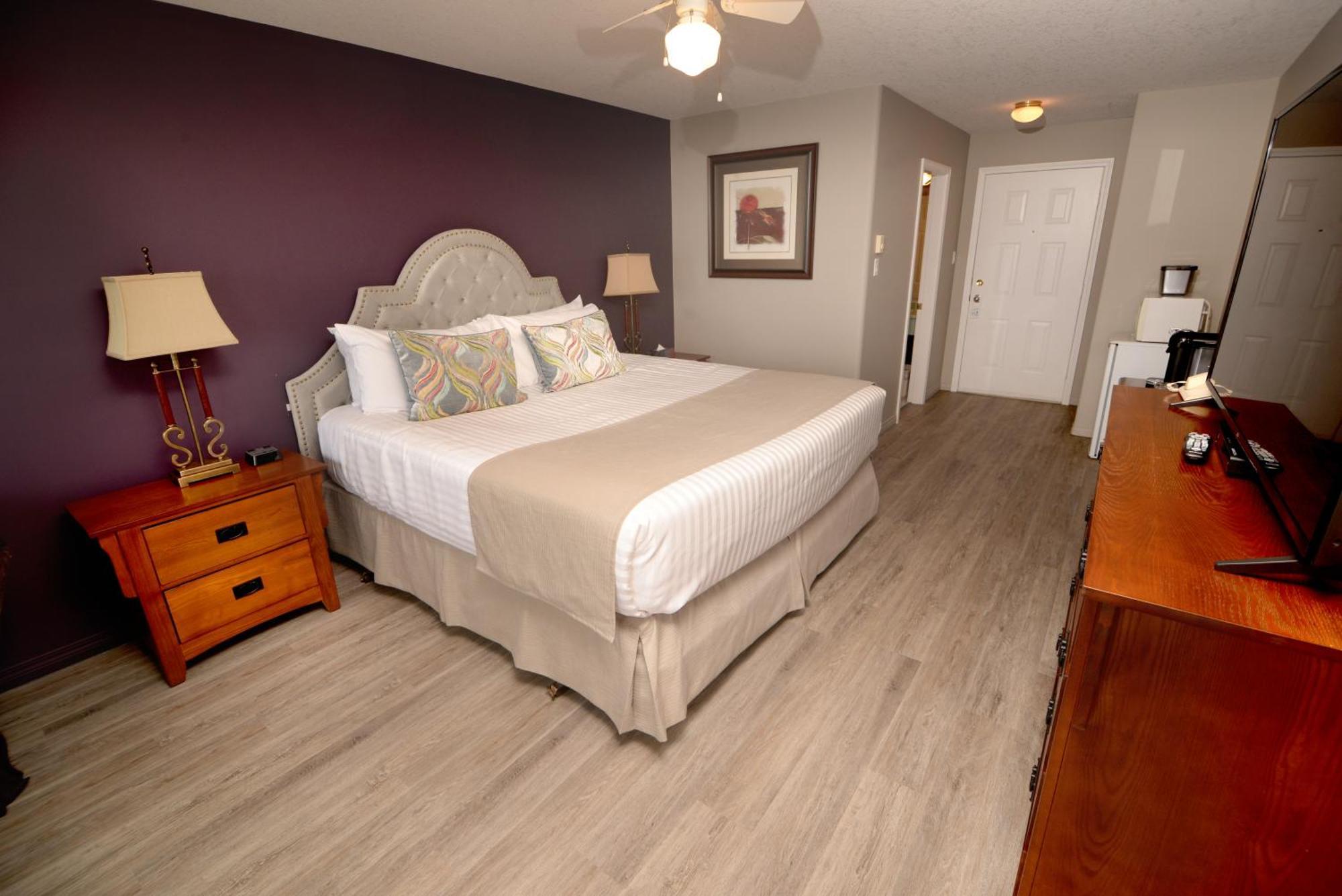 Casa Grande Inn Qualicum Beach Bagian luar foto