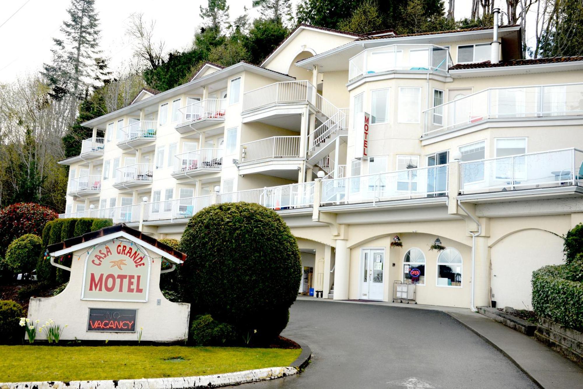 Casa Grande Inn Qualicum Beach Bagian luar foto